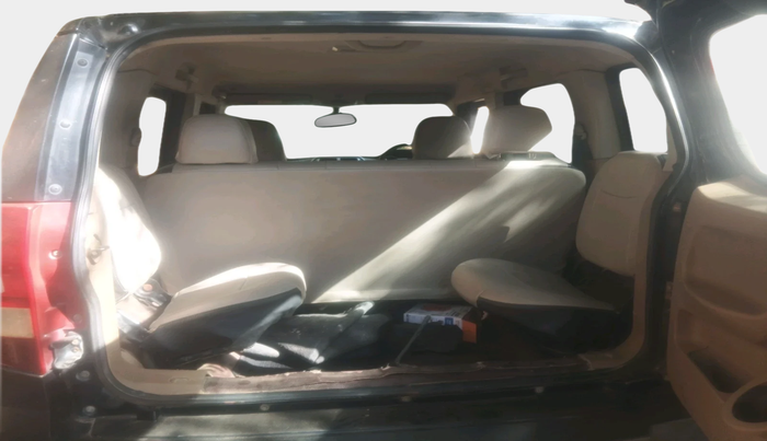 2016 Mahindra TUV300 T8, Diesel, Manual, 1,18,778 km, exterior