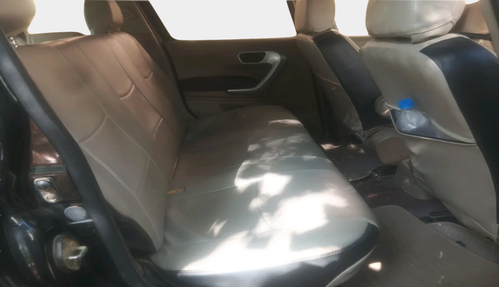 2016 Mahindra TUV300 T8, Diesel, Manual, 1,18,778 km, interior