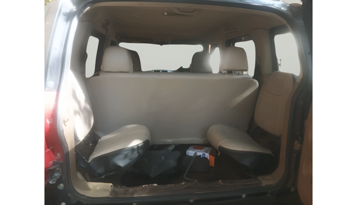 2016 Mahindra TUV300 T8, Diesel, Manual, 1,18,778 km, interior