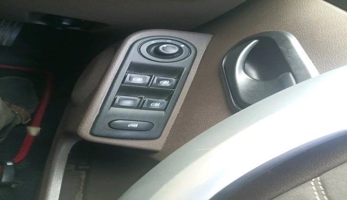 2017 Renault Duster RXL PETROL, Petrol, Manual, 56,347 km, interior