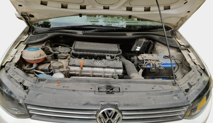 2013 Volkswagen Vento HIGHLINE 1.6 MPI, Petrol, Manual, 61,012 km, exterior