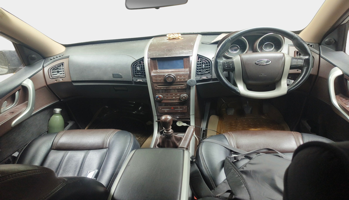 2013 Mahindra XUV500 W8, Diesel, Manual, 1,27,586 km, interior