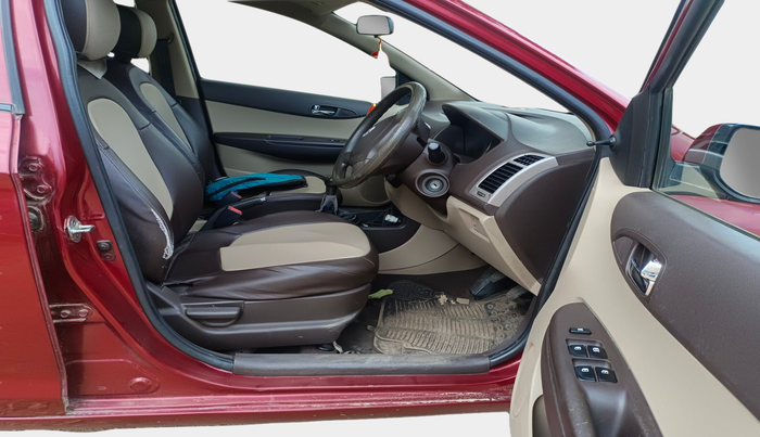 2010 Hyundai i20 MAGNA 1.2, Petrol, Manual, 2,62,000 km, interior