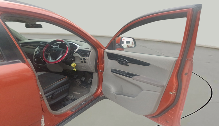 2016 Mahindra Kuv100 K8 6 STR, Petrol, Manual, 66,448 km, interior