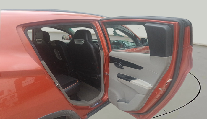 2016 Mahindra Kuv100 K8 6 STR, Petrol, Manual, 66,448 km, interior