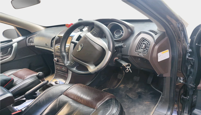 2012 Mahindra XUV500 W8, Diesel, Manual, 1,98,105 km, interior