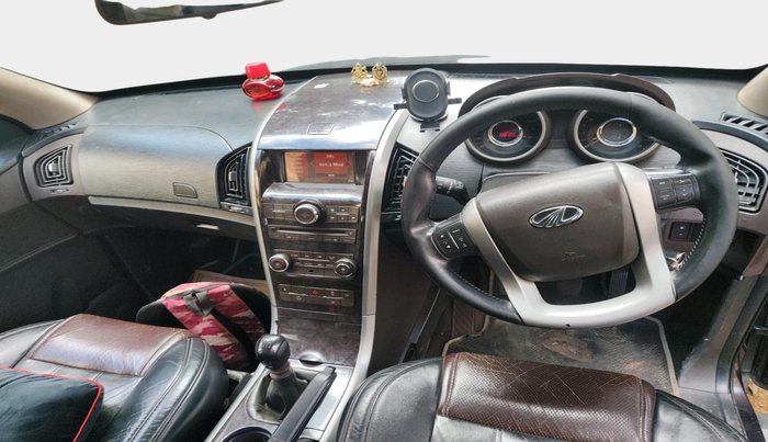 2012 Mahindra XUV500 W8, Diesel, Manual, 1,98,105 km, interior