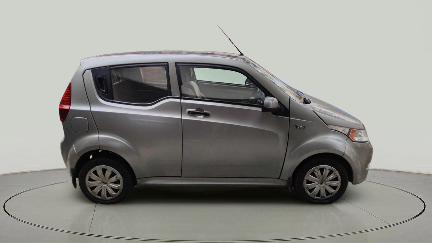 2018 Mahindra E20 Plus P6, Electric, Automatic, 40,000 km, exterior