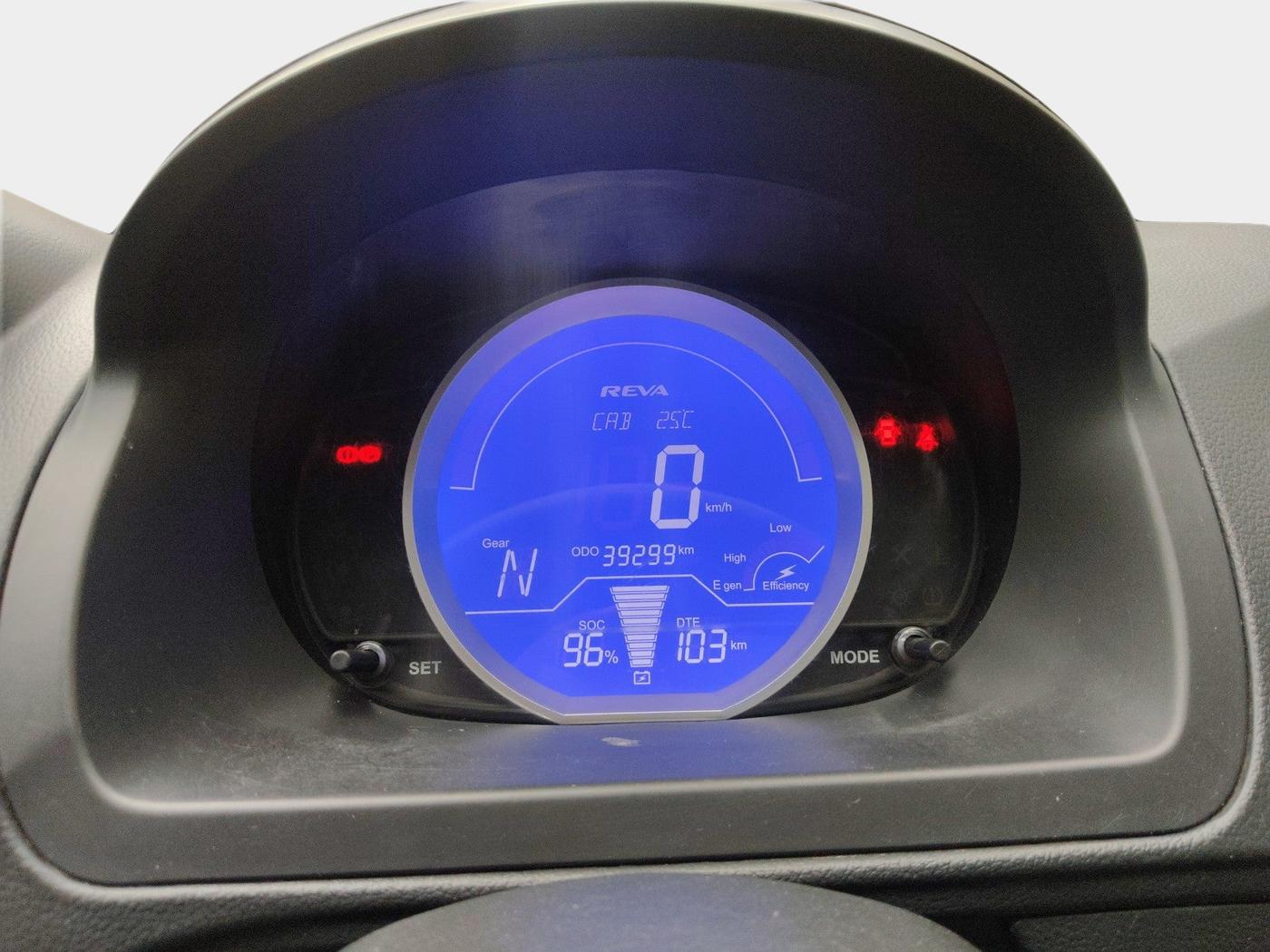 2018 Mahindra E20 Plus P6, Electric, Automatic, 40,000 km, interior