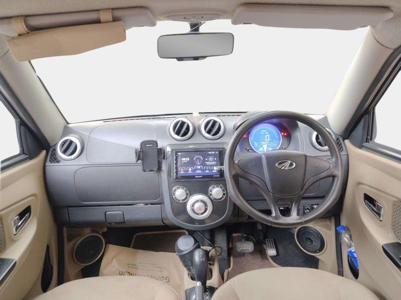 2018 Mahindra E20 Plus P6, Electric, Automatic, 40,000 km, interior