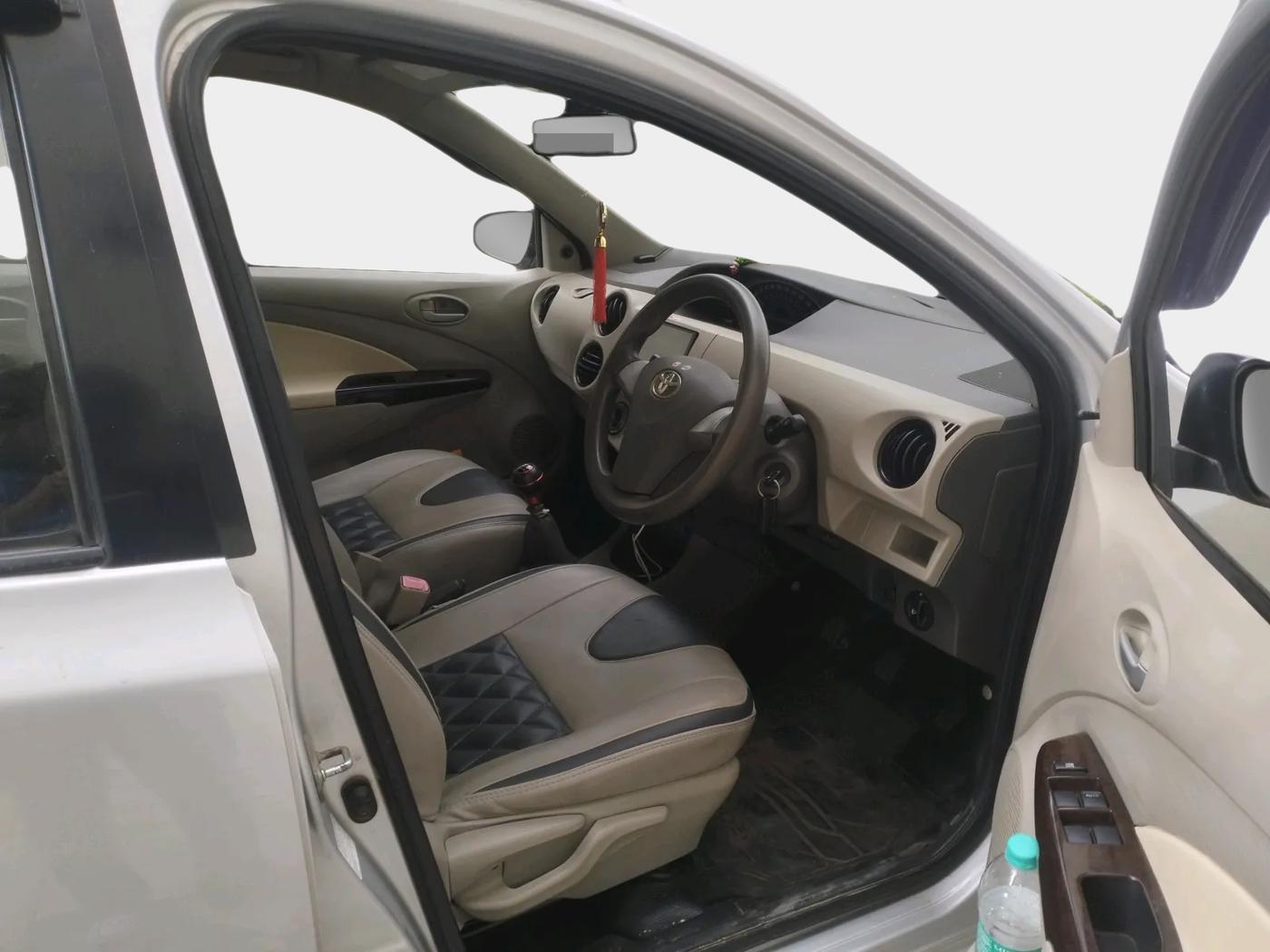 2014 Toyota Etios Liva G SP, Petrol, Manual, 74,299 km, interior