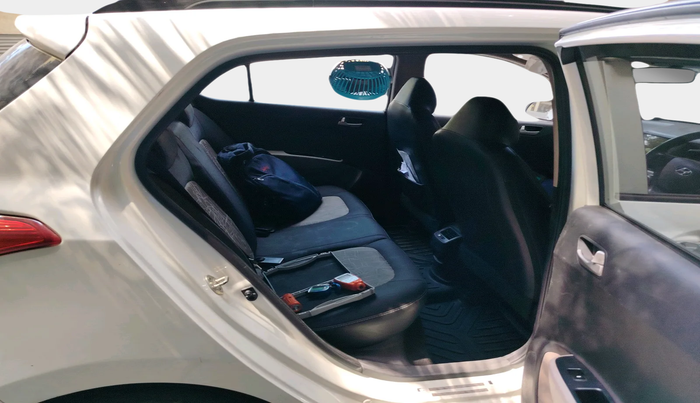 2014 Hyundai Grand i10 SPORTZ 1.1 CRDI, Diesel, Manual, 1,48,606 km, interior