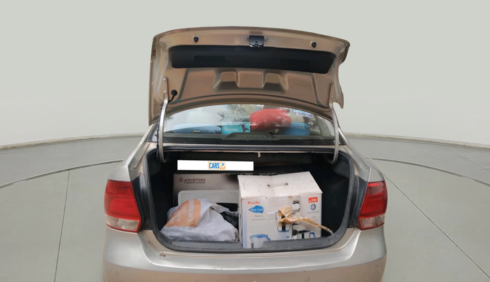 2013 Volkswagen Vento COMFORTLINE 1.6, Petrol, Manual, 1,28,245 km, exterior