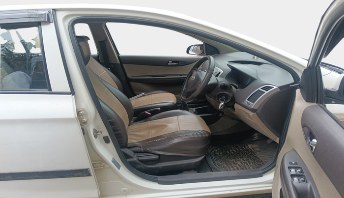 2011 Hyundai i20 MAGNA (O) 1.2, Petrol, Manual, 1,10,400 km, interior