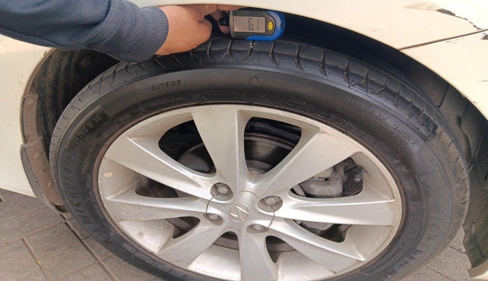 2013 Hyundai Verna FLUIDIC 1.6 VTVT SX OPT, Petrol, Manual, 68,636 km, tyre