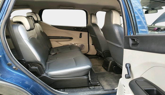 2020 Renault TRIBER RXL AMT, Petrol, Automatic, 37,769 km, interior