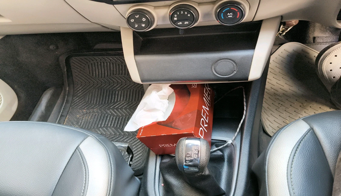 2020 Renault TRIBER RXL AMT, Petrol, Automatic, 37,769 km, interior