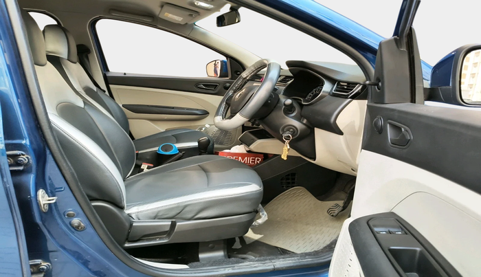 2020 Renault TRIBER RXL AMT, Petrol, Automatic, 37,769 km, interior