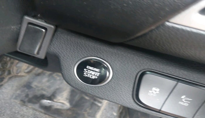 2022 KIA SELTOS GTX PLUS AT 1.5 DIESEL, Diesel, Automatic, 74,402 km, interior