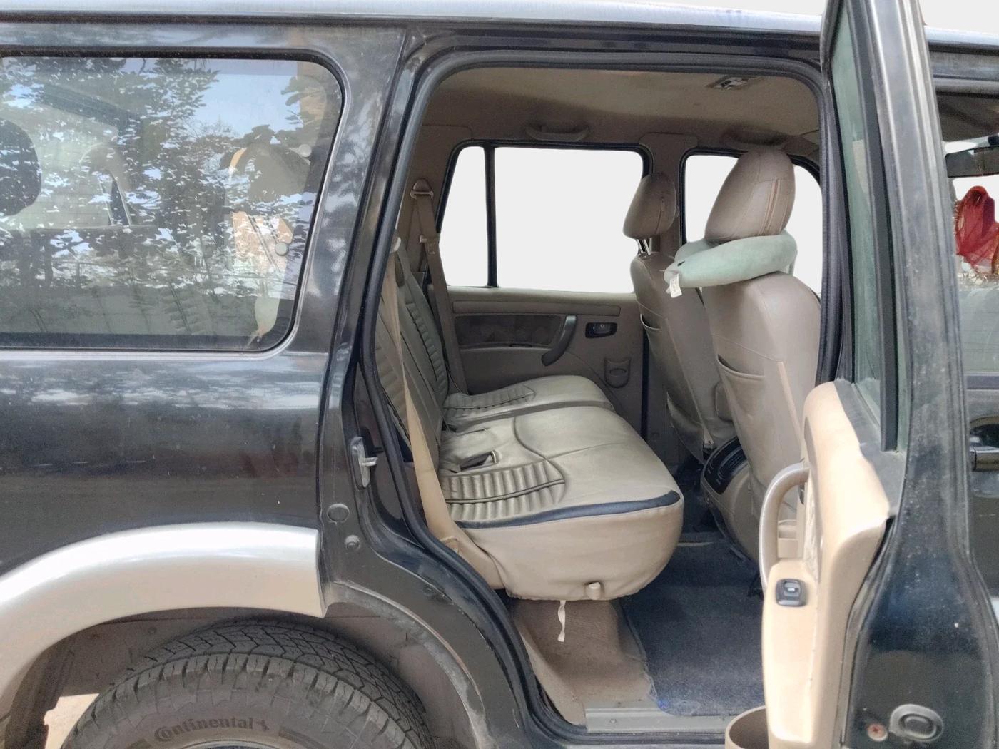 2012 Mahindra Scorpio SLE, Diesel, Manual, 2,02,954 km, interior