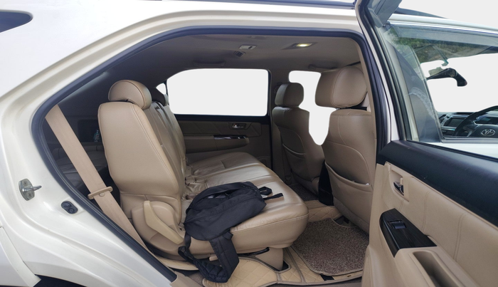 2015 Toyota Fortuner 3.0 4X2 MT, Diesel, Manual, 1,10,698 km, interior