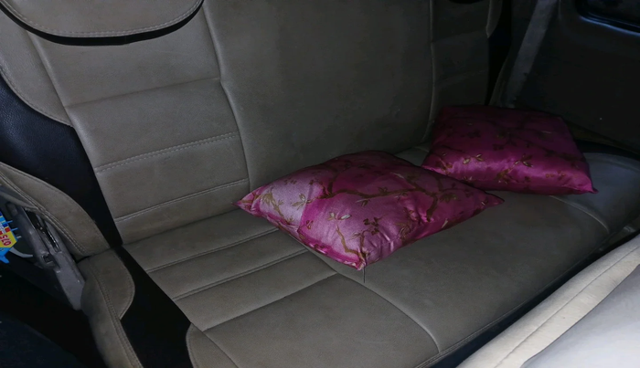 2011 Mahindra Scorpio SLE BS-III, Diesel, Manual, 1,80,110 km, interior