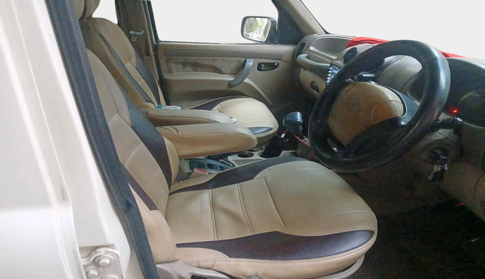 2011 Mahindra Scorpio SLE BS-III, Diesel, Manual, 1,80,110 km, interior