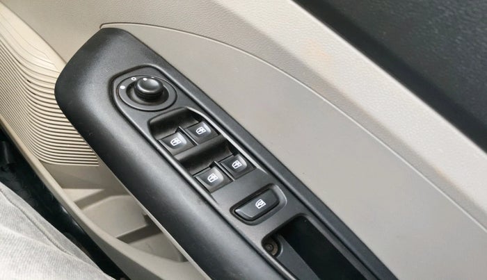 2020 Renault TRIBER RXT, Petrol, Manual, 59,777 km, interior