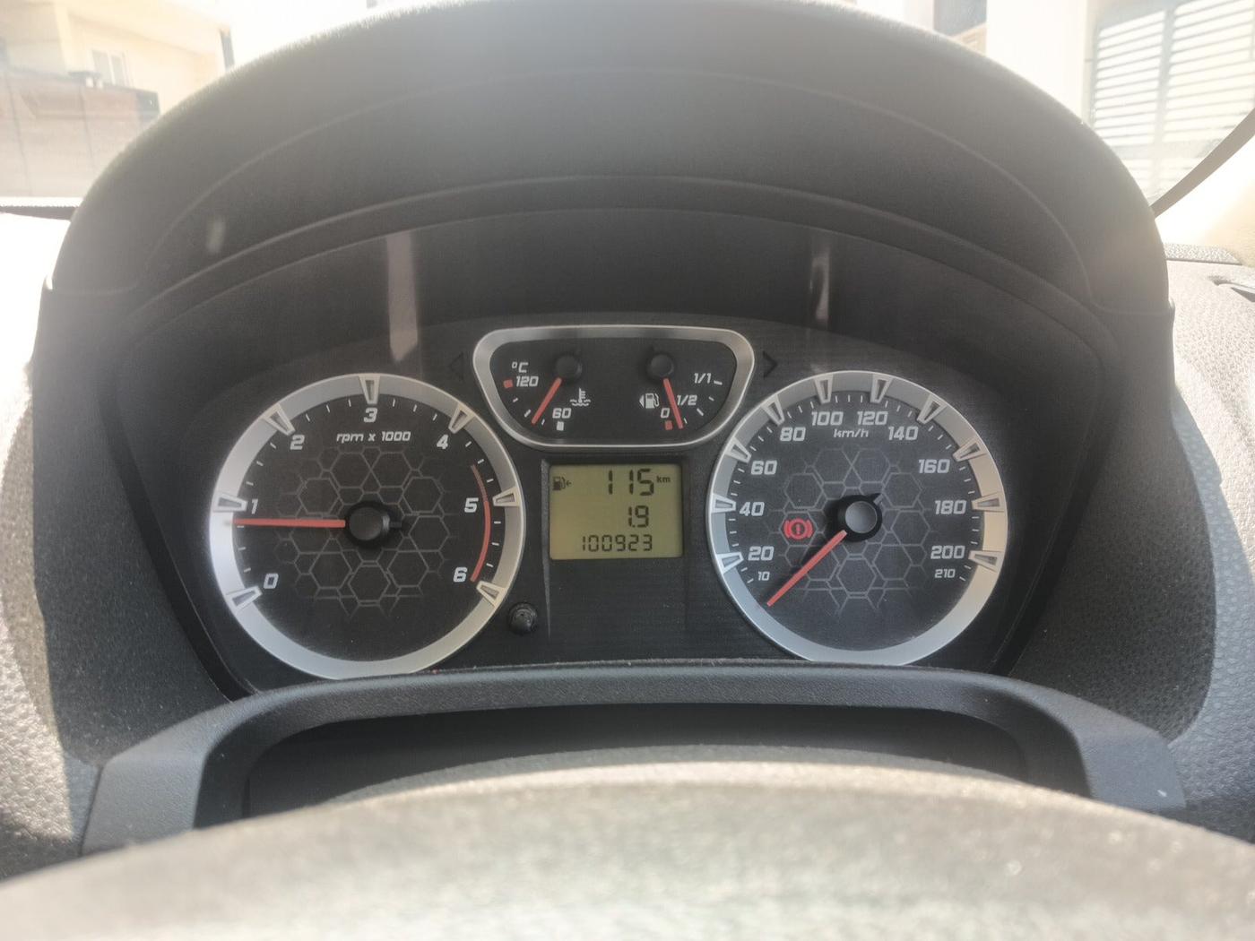 2010 Ford Fiesta EXI 1.4 DIESEL, Diesel, Manual, 1,00,923 km, interior