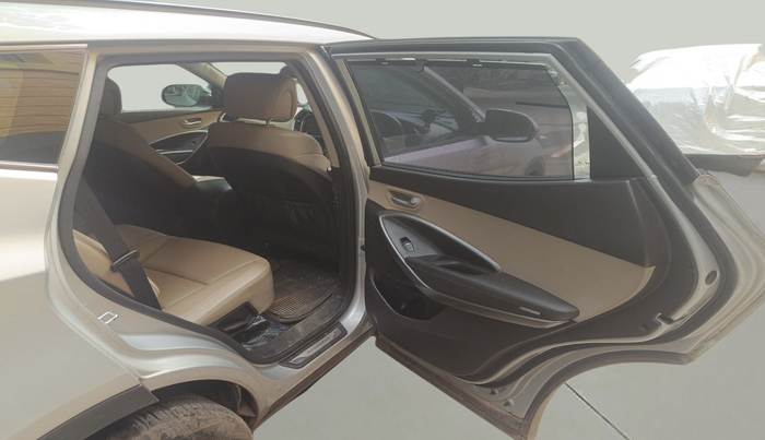 2015 Hyundai Santa Fe 2 WD AT, Diesel, Automatic, 74,768 km, interior