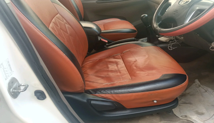 2015 Toyota Innova 2.5 GX 8 STR, Diesel, Manual, 1,54,826 km, interior