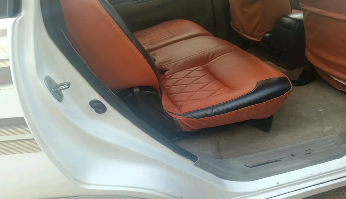 2015 Toyota Innova 2.5 GX 8 STR, Diesel, Manual, 1,54,826 km, interior