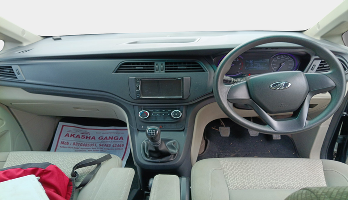 2018 Mahindra MARAZZO M2 7STR, Diesel, Manual, 79,339 km, interior