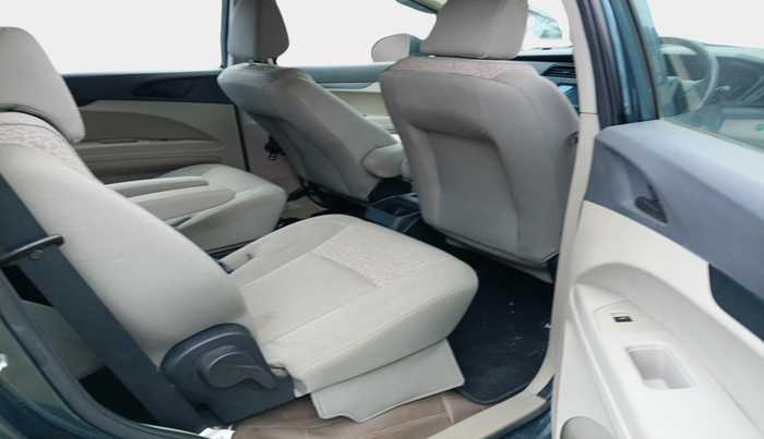 2018 Mahindra MARAZZO M2 7STR, Diesel, Manual, 79,339 km, interior