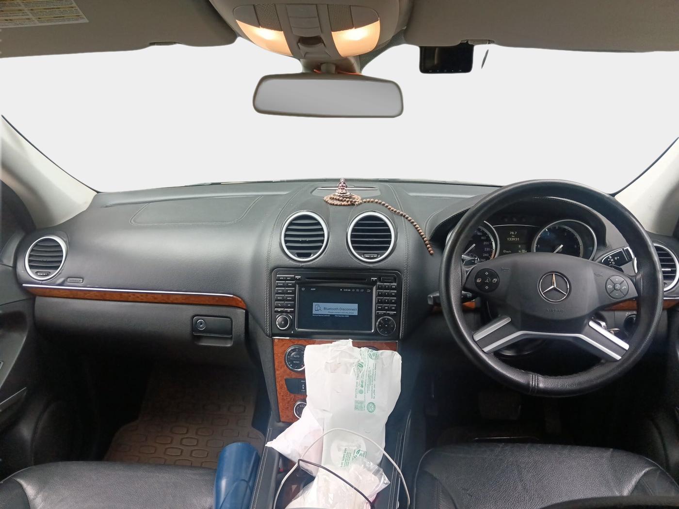 2010 Mercedes Benz GL Class 350 CDI Blue EFFICIENCY, Diesel, Automatic, 1,33,931 km, interior