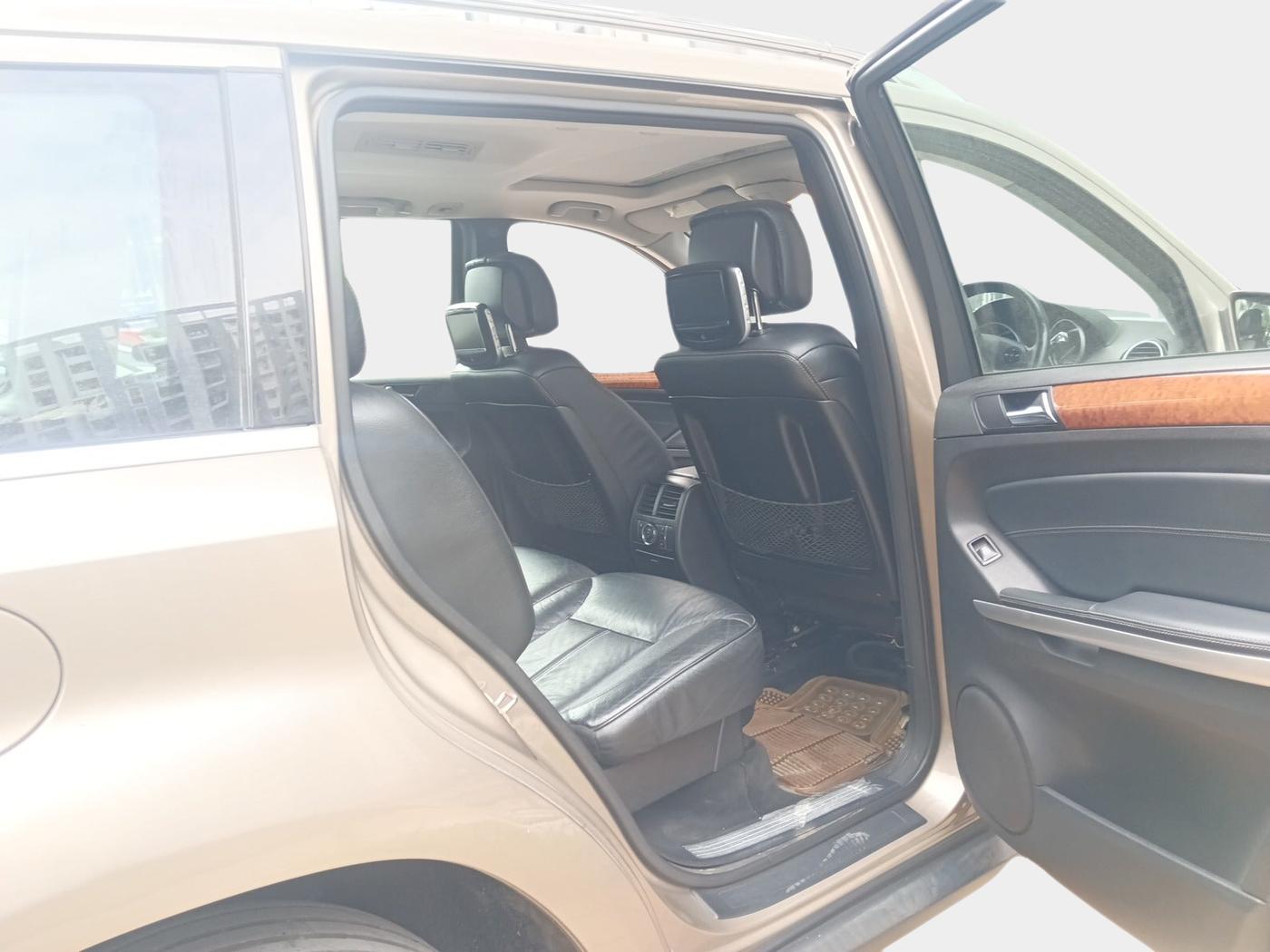 2010 Mercedes Benz GL Class 350 CDI Blue EFFICIENCY, Diesel, Automatic, 1,33,931 km, interior