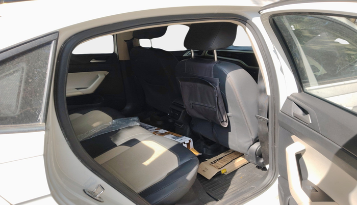 2022 Volkswagen VIRTUS TOPLINE TSI 1.0 AT, Petrol, Automatic, 37,575 km, interior