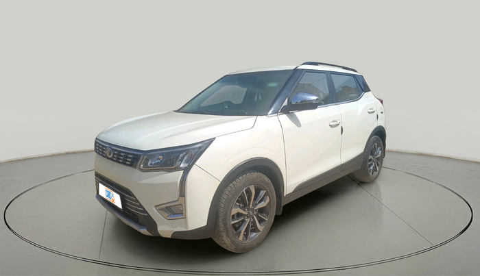 2020 Mahindra XUV300 W8 (O) 1.5 DIESEL AMT, Diesel, Automatic, 53,949 km, exterior