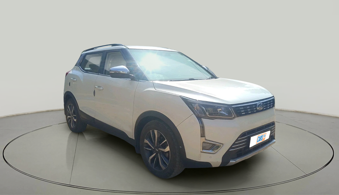 2020 Mahindra XUV300 W8 (O) 1.5 DIESEL AMT, Diesel, Automatic, 53,949 km, exterior