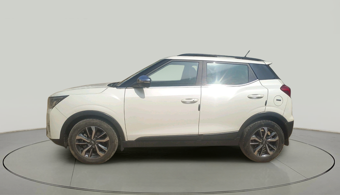 2020 Mahindra XUV300 W8 (O) 1.5 DIESEL AMT, Diesel, Automatic, 53,949 km, exterior
