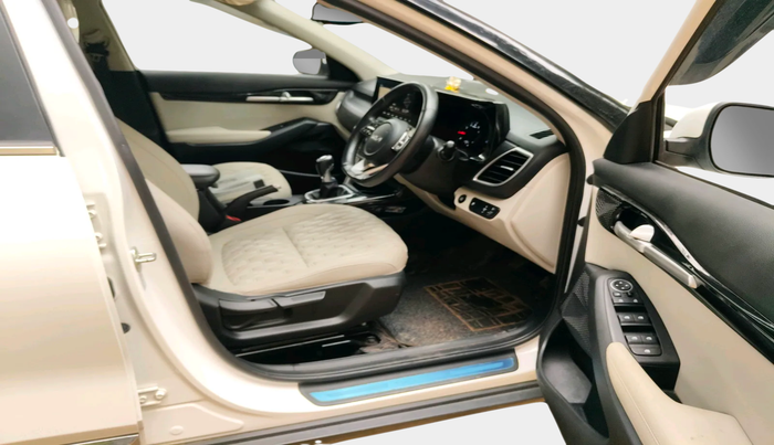 2022 KIA SELTOS HTX 1.5 PETROL, Petrol, Manual, 23,328 km, interior