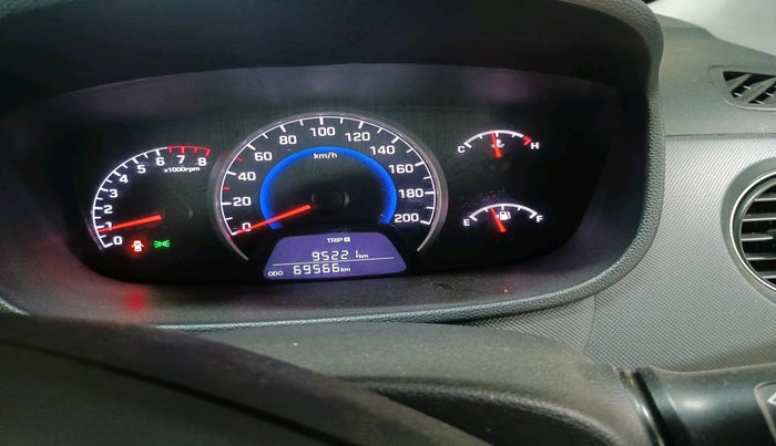 2018 Hyundai Grand i10 SPORTZ 1.2 KAPPA VTVT DUAL TONE, Petrol, Manual, 69,566 km, interior