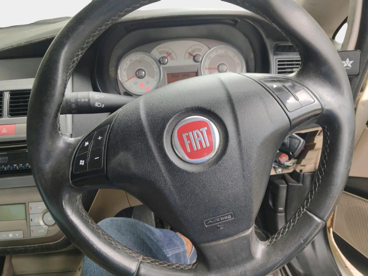 2010 Fiat Linea EMOTION 1.3, Diesel, Manual, 1,67,813 km, interior