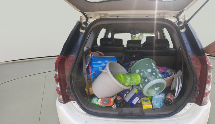 2014 Mahindra XUV500 W6, Diesel, Manual, 1,45,942 km, exterior