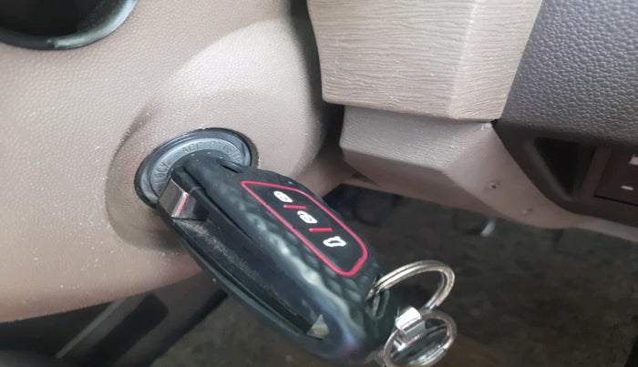 2014 Mahindra XUV500 W6, Diesel, Manual, 1,45,942 km, interior