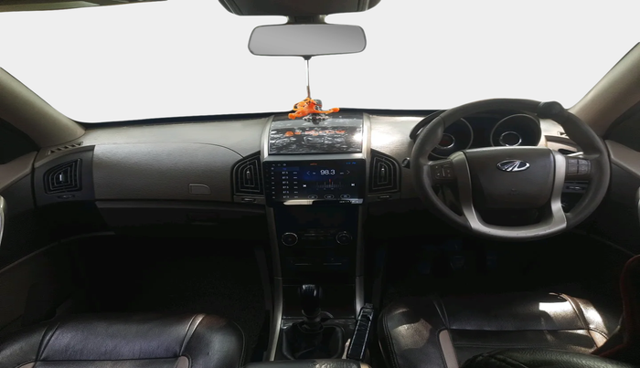 2014 Mahindra XUV500 W6, Diesel, Manual, 1,45,942 km, interior
