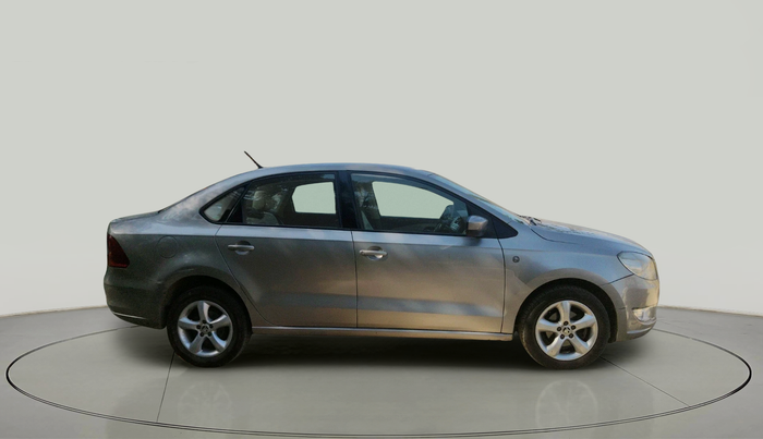 2014 Skoda Rapid ELEGANCE 1.6 TDI CR MT, Diesel, Manual, 48,017 km, exterior