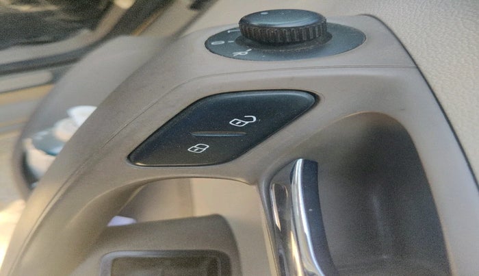 2014 Skoda Rapid ELEGANCE 1.6 TDI CR MT, Diesel, Manual, 48,017 km, interior