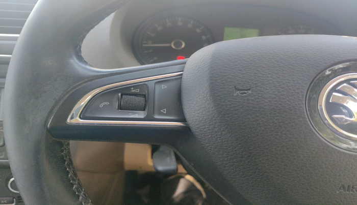 2014 Skoda Rapid ELEGANCE 1.6 TDI CR MT, Diesel, Manual, 48,017 km, interior