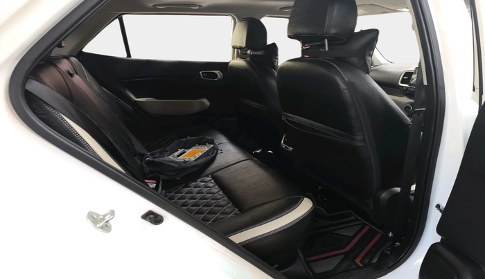 2022 Hyundai VENUE SX 1.5 CRDI, Diesel, Manual, 22,257 km, interior